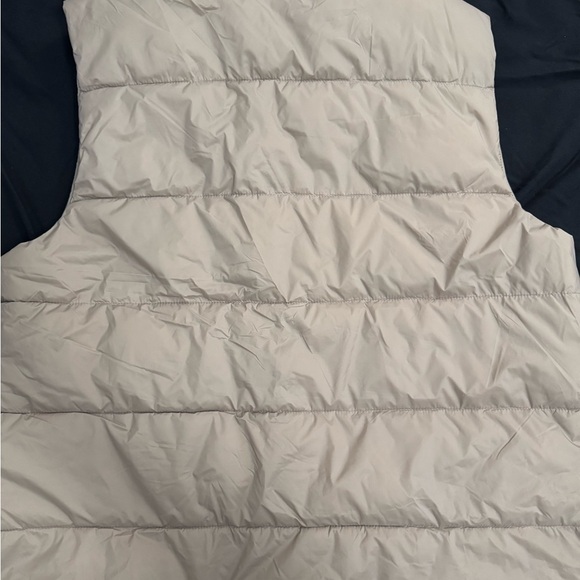 GAP Beige ColdControl Vest - Picture 4 of 6